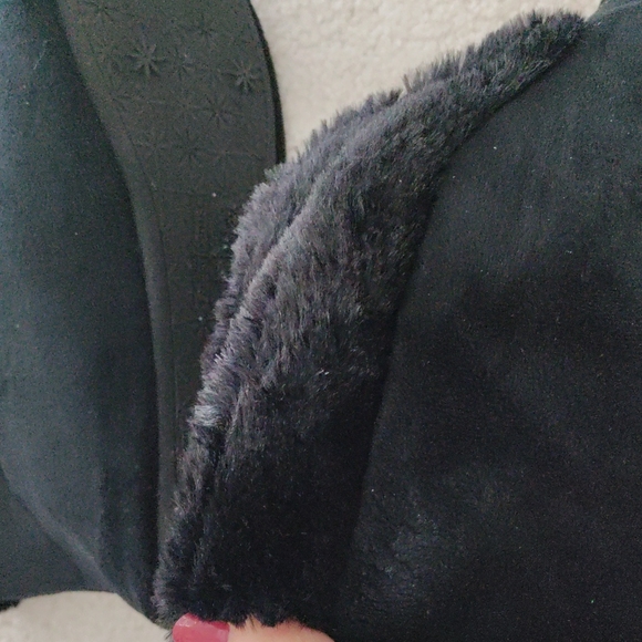 NWOT Plush Fuzzy Memory Foam Boot Slippers - Picture 7 of 8